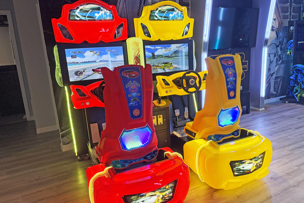 Star Wars Arcade Game Room-Play Outrun Car Race Arcade Game (Play For FREE!)
