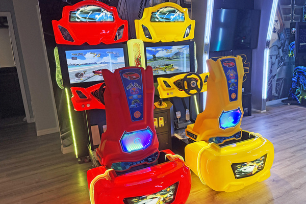Star Wars Arcade Game Room-Play Outrun Car Race Arcade Game (Play For FREE!)