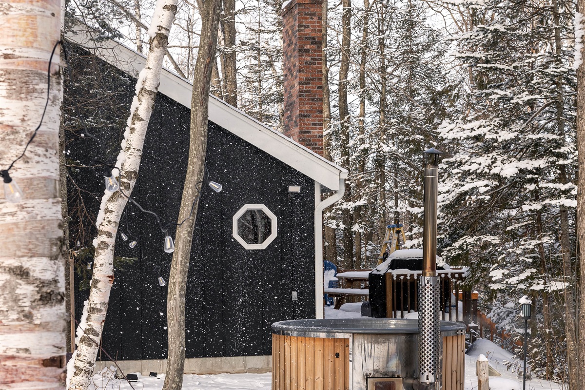 Hot tub in the winter