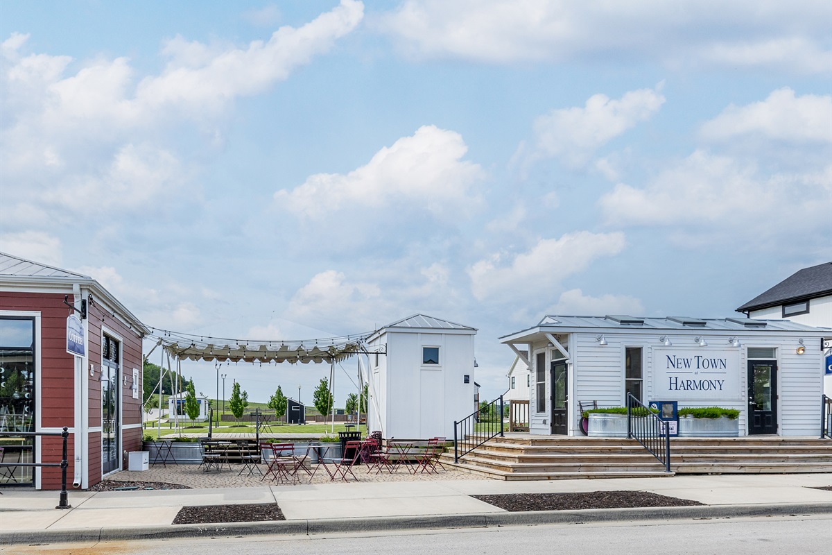 The neighborhood amphitheater hosts seasonal concerts and community events, while the surrounding shaded seating creates a relaxing place to gather and unwind.