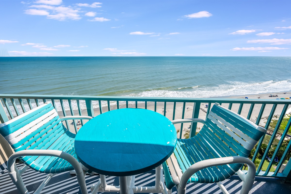 Balcony with Amazing Views of the Ocean🌊☀️
