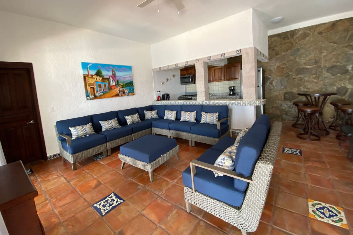 Living Room in the Hacienda.
Sala en la Hacienda