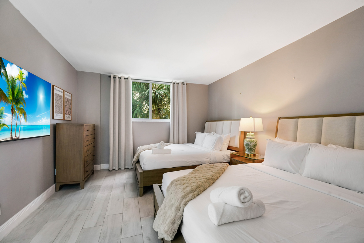 2 Queens Bedroom