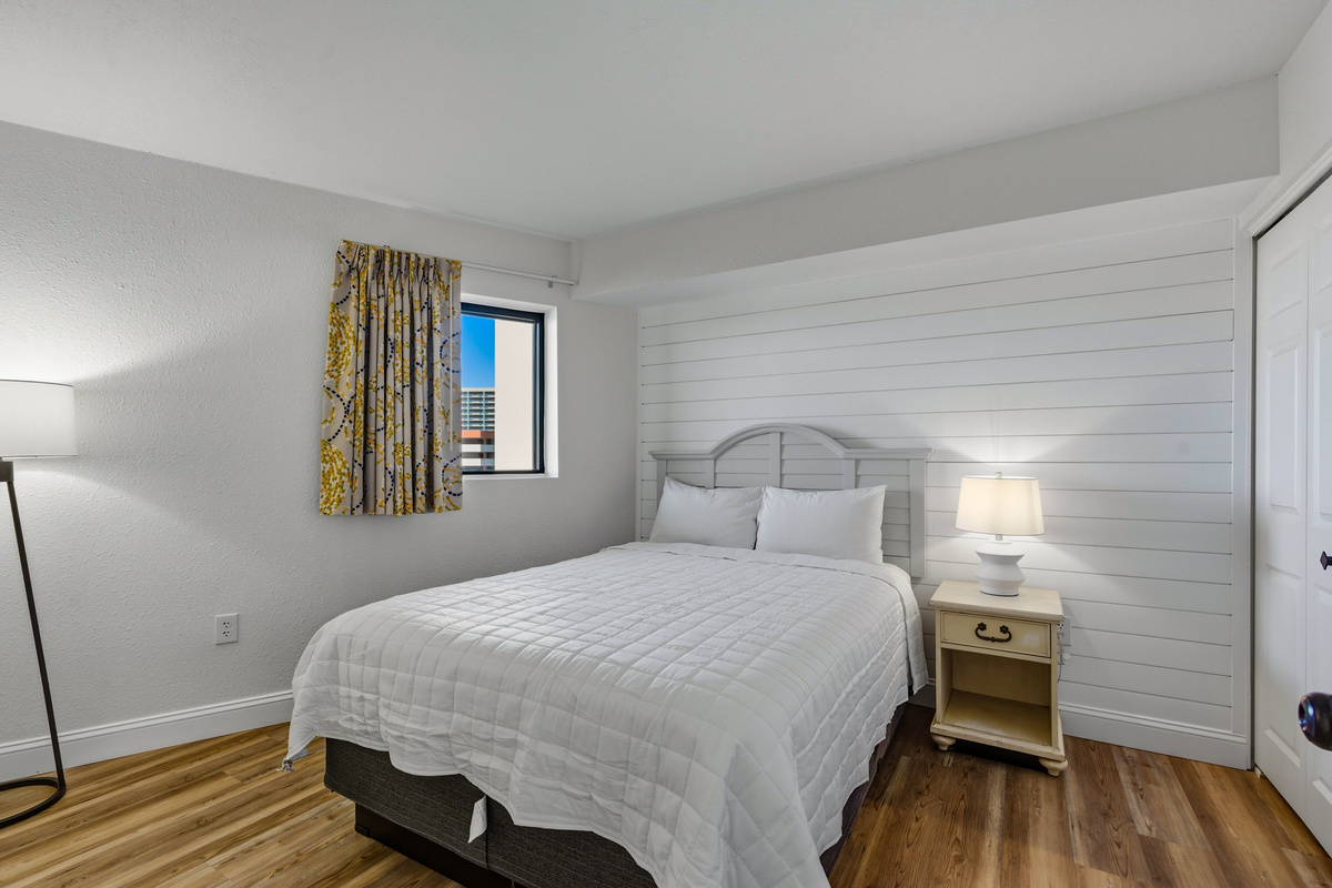 Bedroom with queen bed