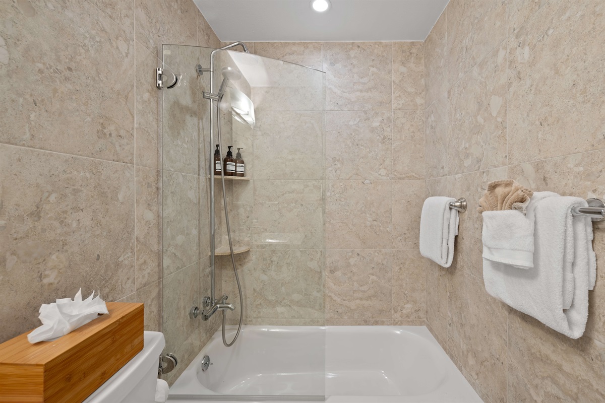 Bathtub for easy bathtime for kiddos.