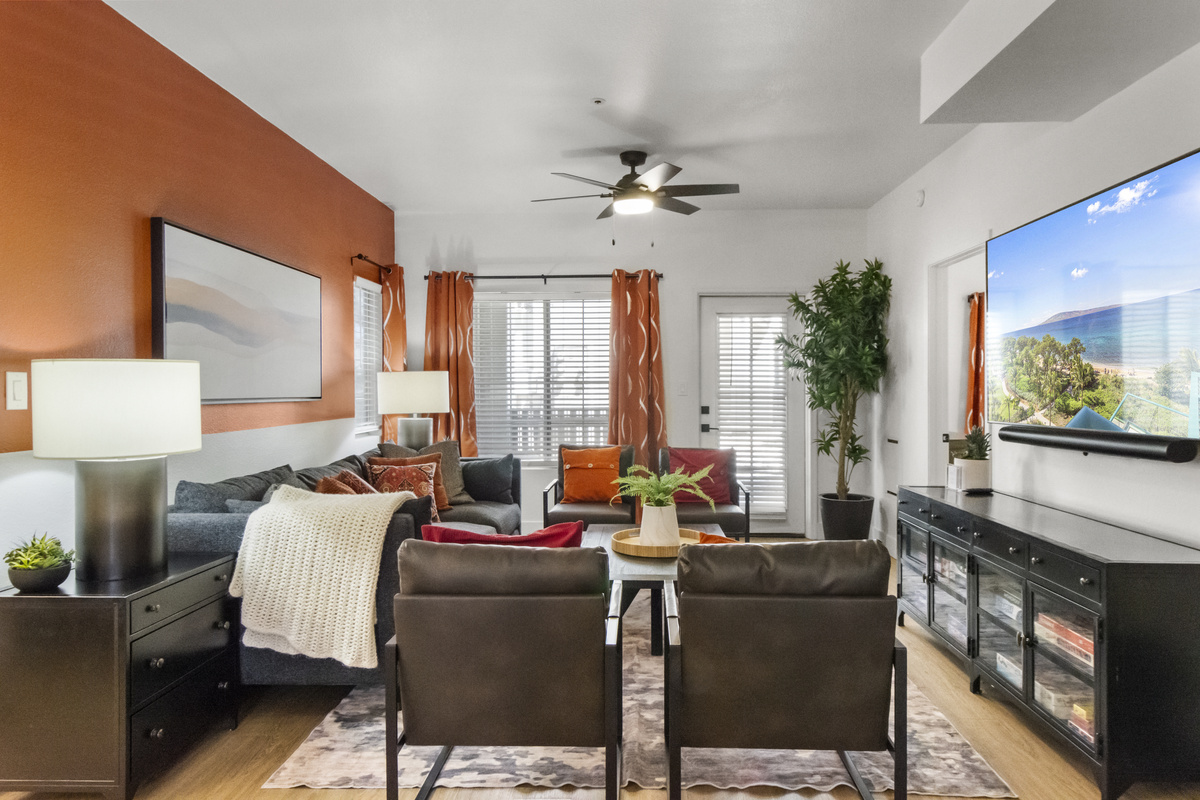 Family-friendly living room with Roku TV, Wi-Fi, and comfy seating.