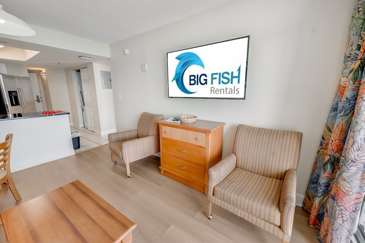 Living Room with Stunning Views🌊☀️