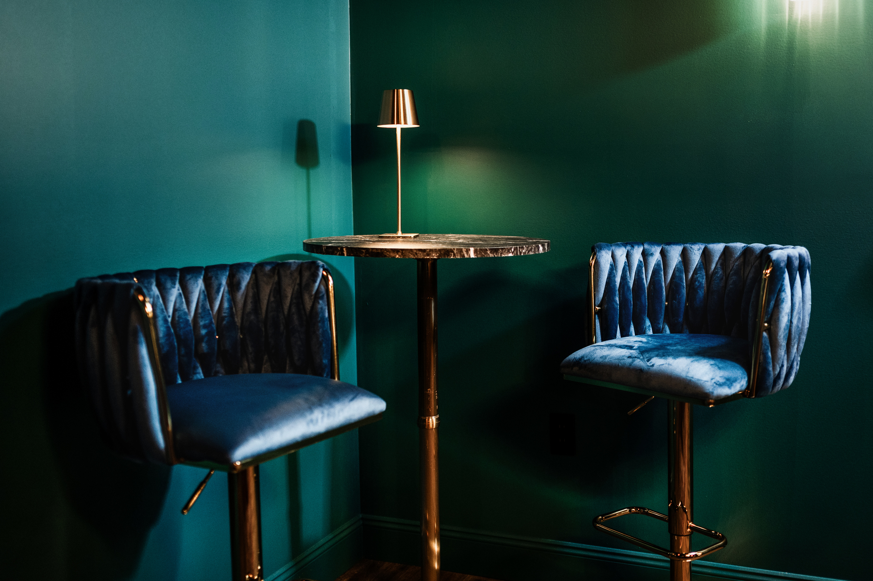 Hightop Cocktail Table 