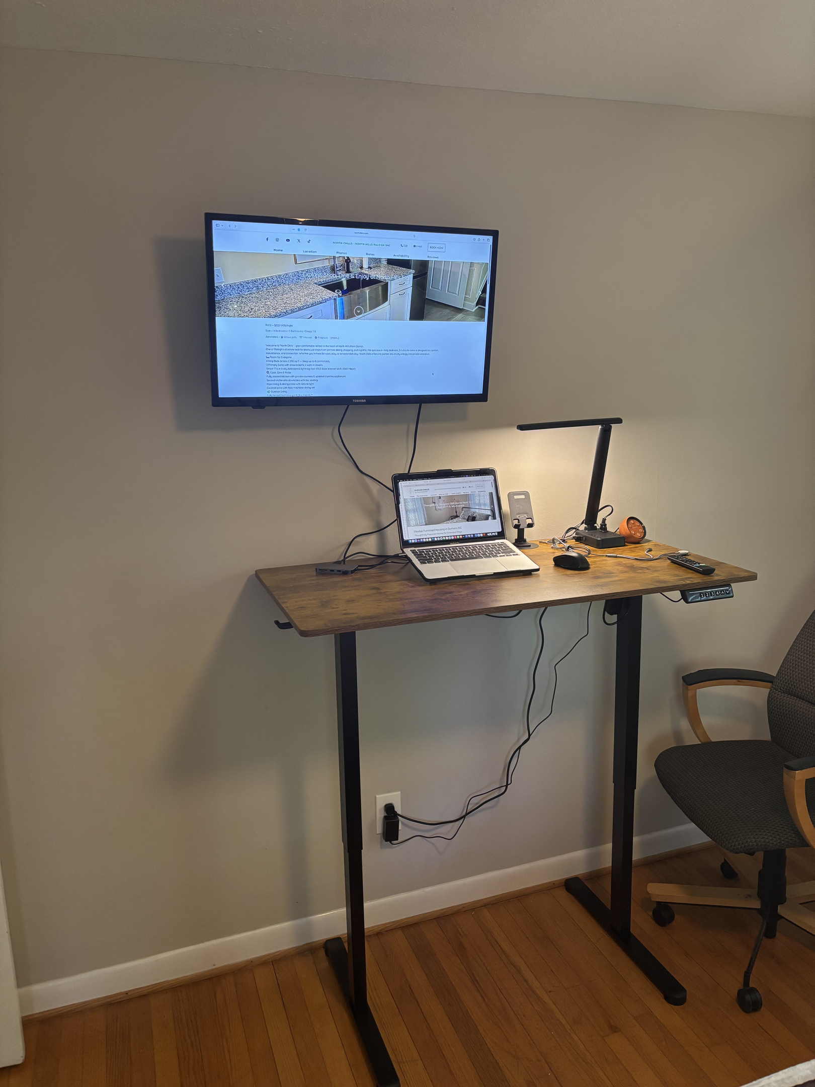Work suite motorized standing desk and dual monitor capibilities using the provided USB-C dock! Work on the go and be comfortable handling business. 