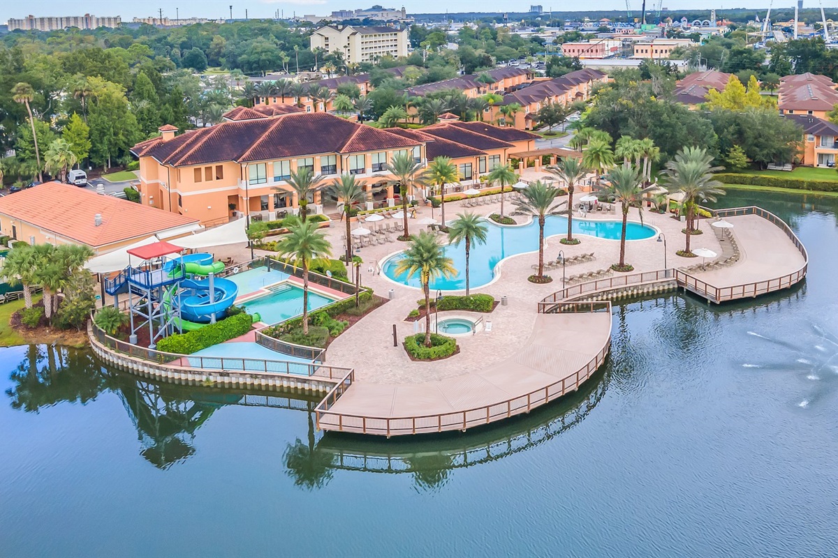 Pool, waterslides, hot tub and loungers at the clubhouse