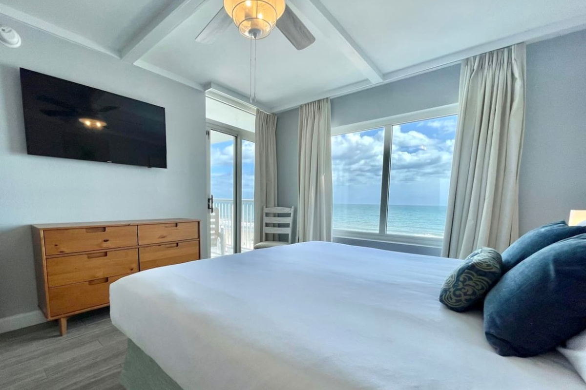 Another angle of Master Bedroom with King Bed 