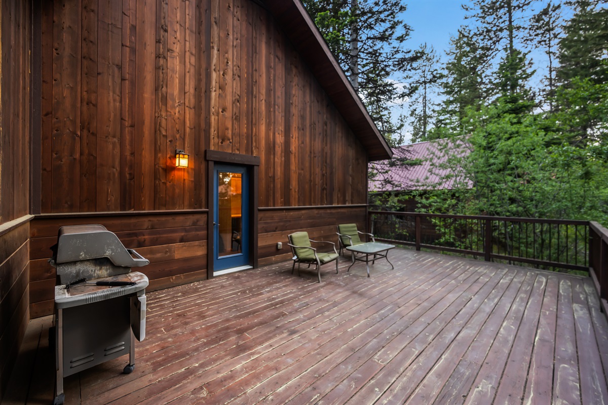 Private and serene back deck