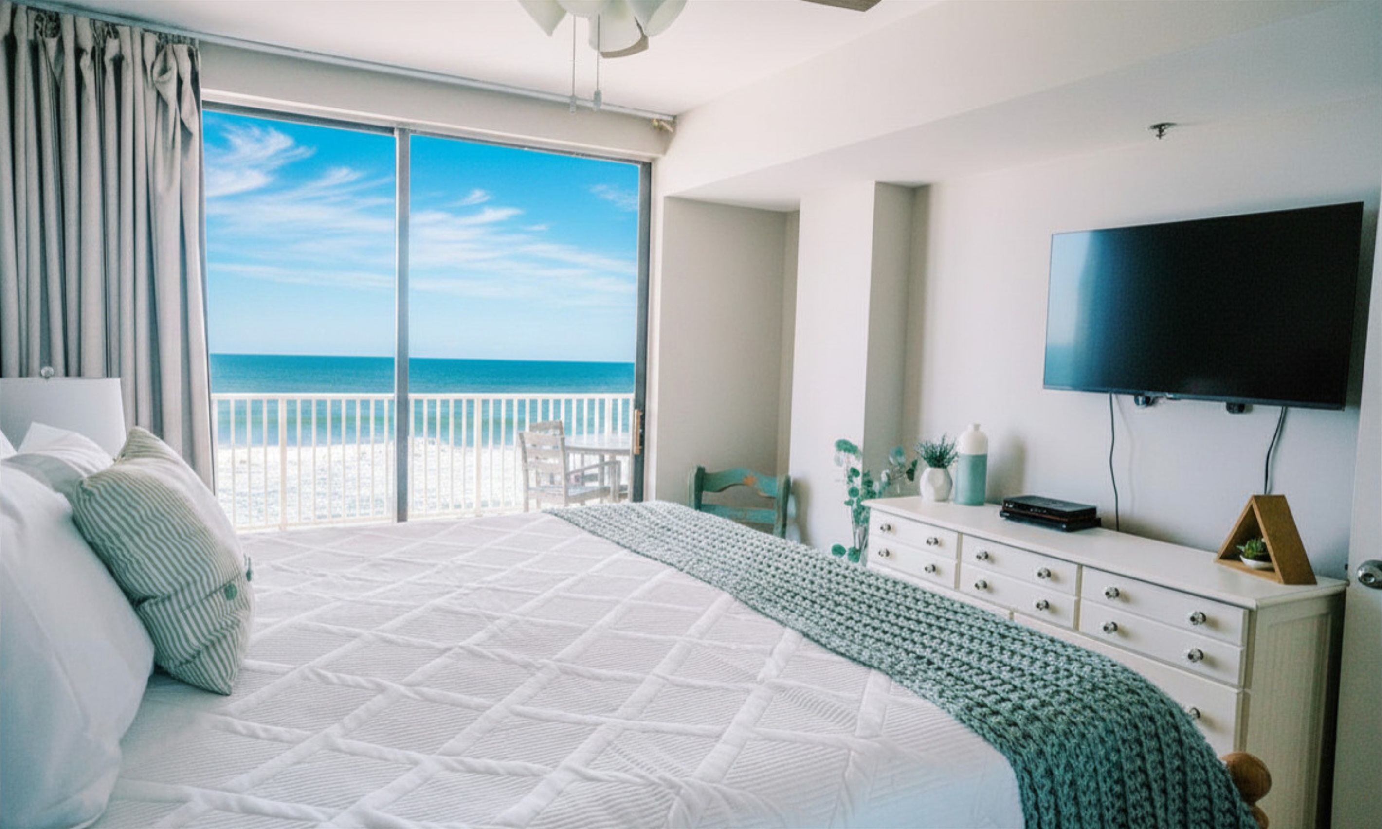 Something to wake up to EVERY day ☀️