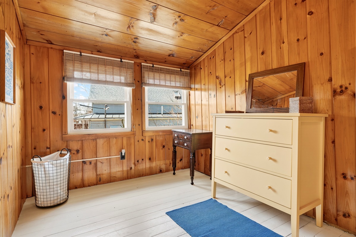 Second bedroom storage 