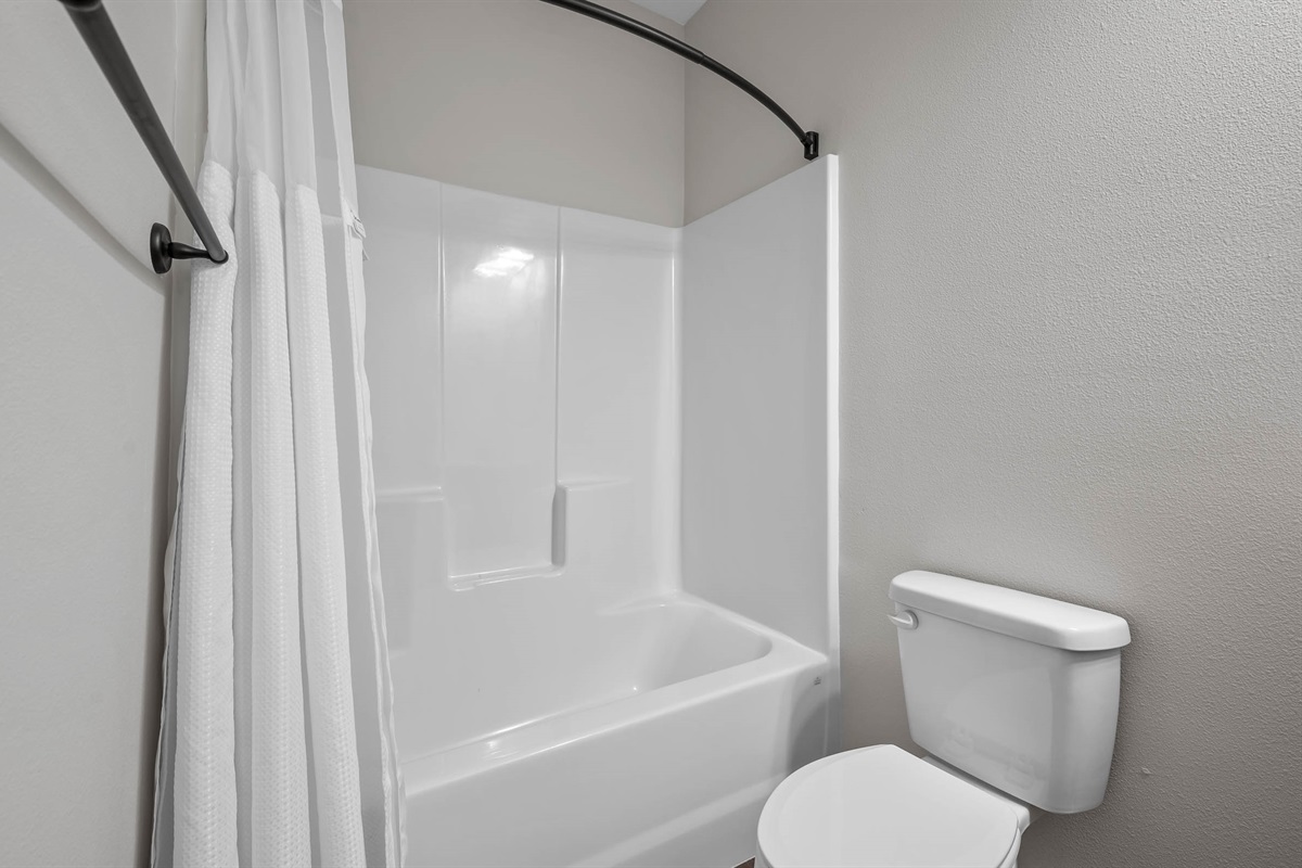 Lower level King #3 bathroom