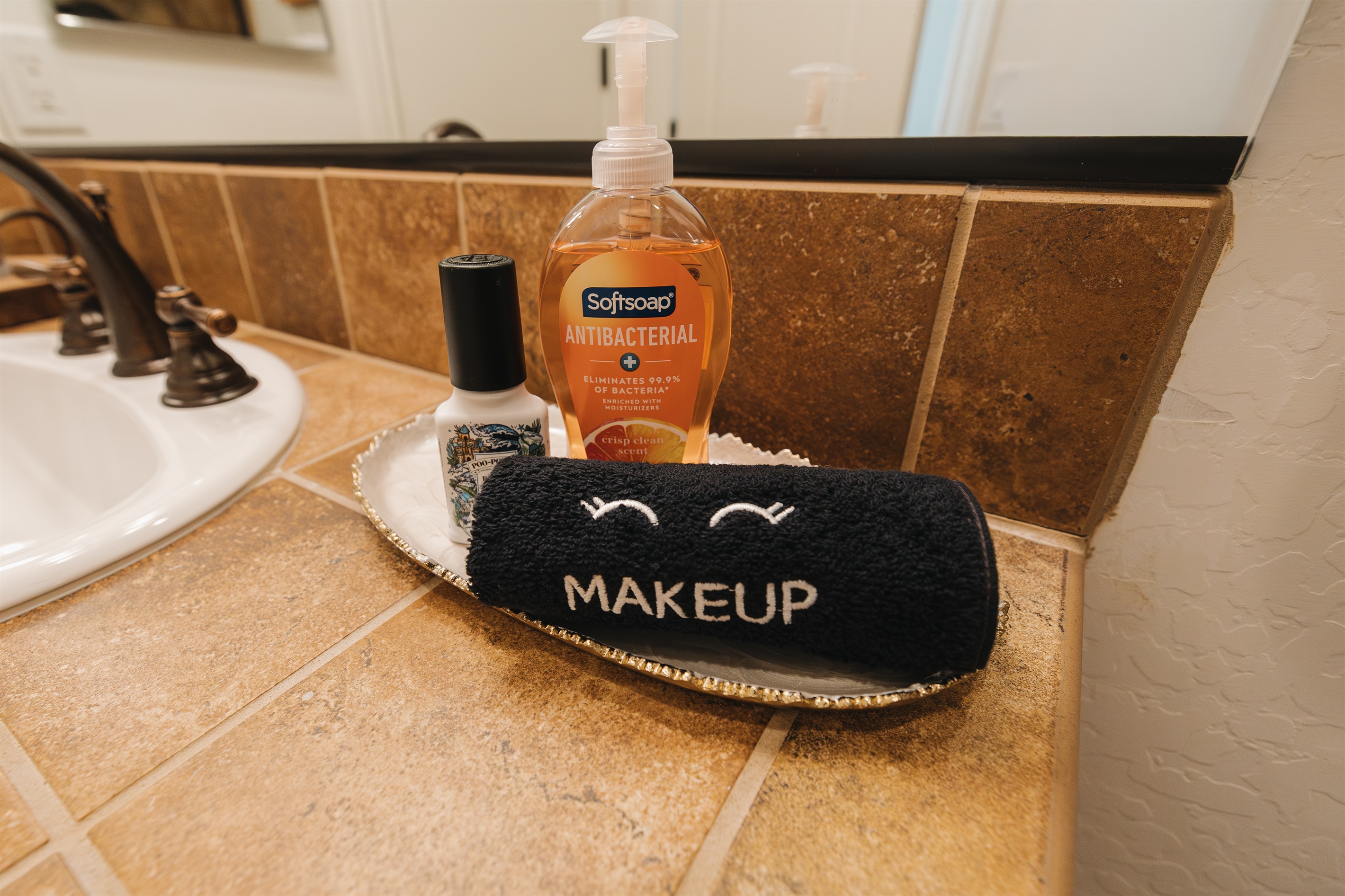 houghtful bathroom touches with stocked essentials, plush makeup towels, and fresh soap—small details that make getting ready easy and comfortable during your mountain stay.