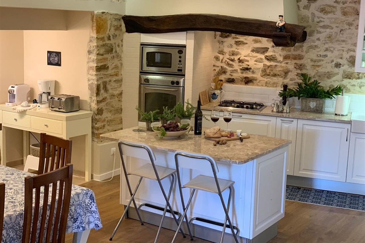 Kitchen With Island Seating