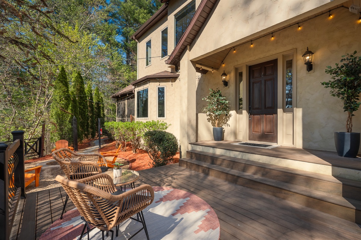 Front entry and outdoor lounge space - welcoming arrival with immediate access to outdoor living areas