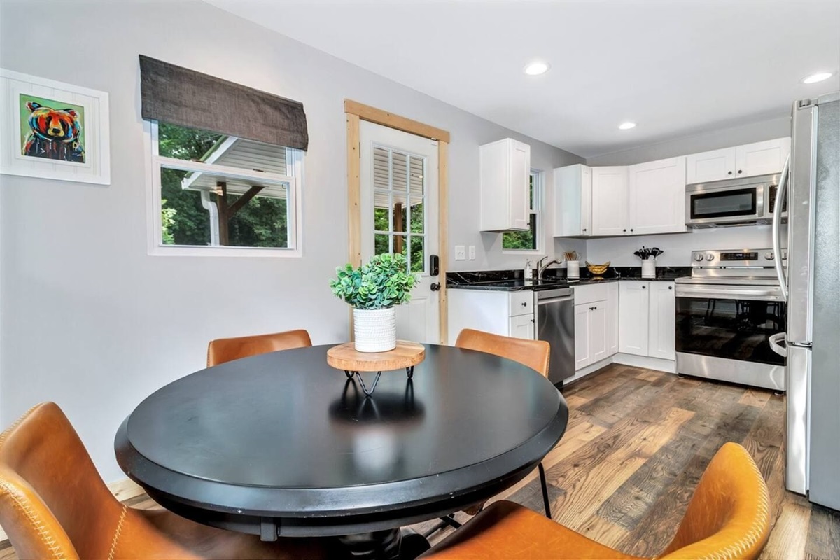 Kitchen Dining Area