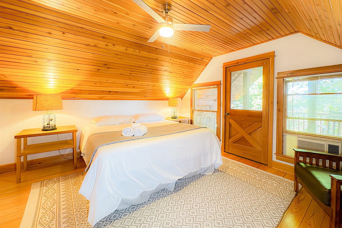 King Size Bedding | Comfy Gel Memory Foam Bedding | Linens provided