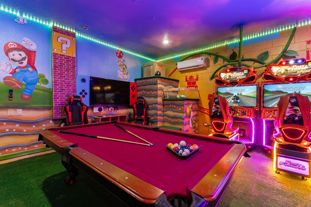 Amazing theming with pool table