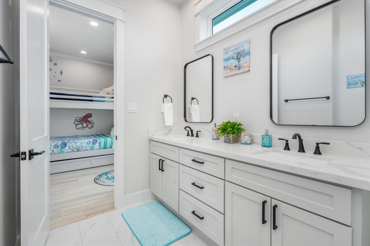 729ca2e3f18746ee84c44d3db44446ab Large | Beachhouse | Texas | TX | Vacation Homes | Galveston | Crystal Beach | Kokomo | Breezy Days | Beachfront Elegance | Sunrise Serenity | Southern Sands Property Management, LLC