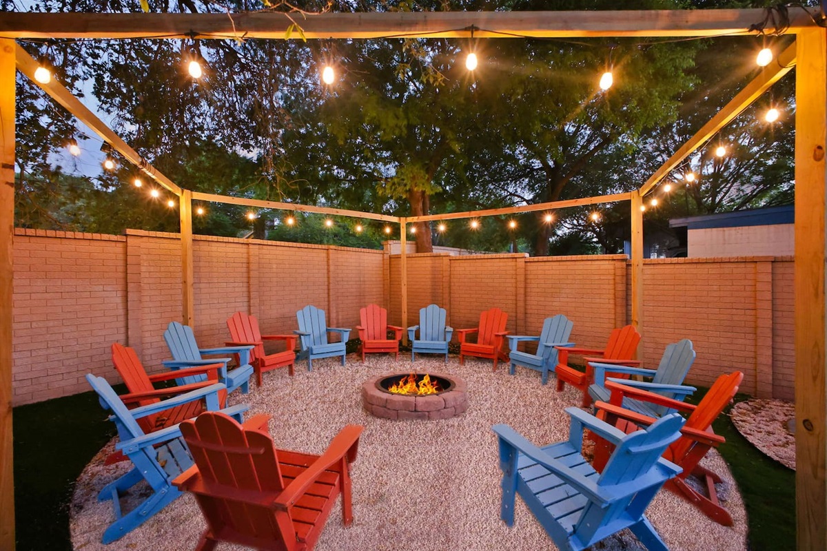  S’mores, stories, and laughter under the Texas stars.