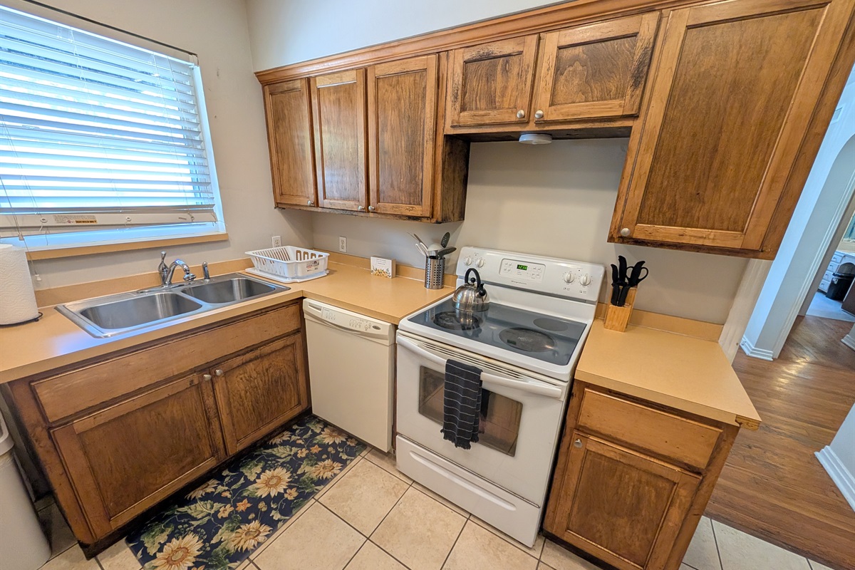 Full oven and dish washer