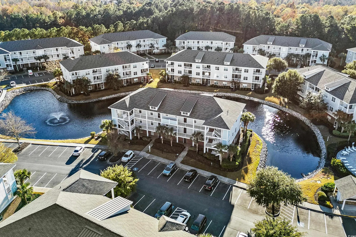 Willowbend, parking Infront of the building