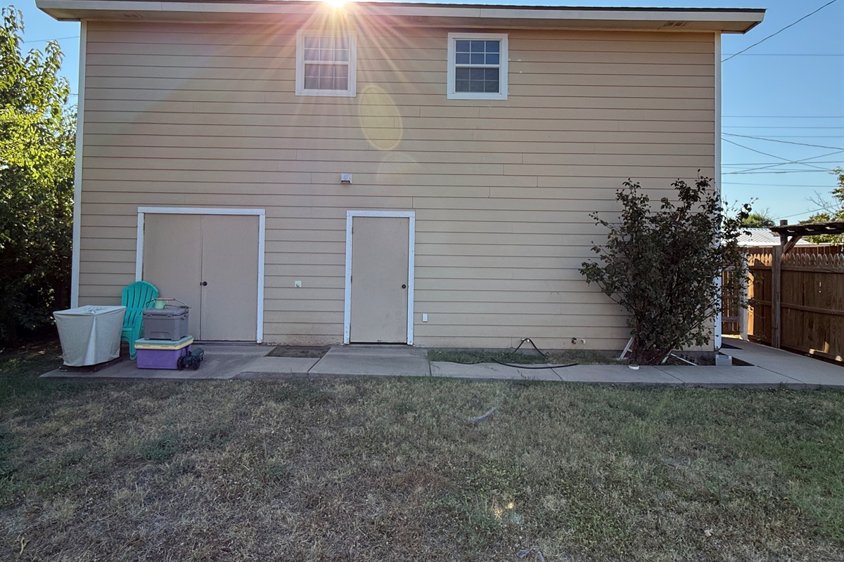 Front View of the Home – A warm welcome starts here.