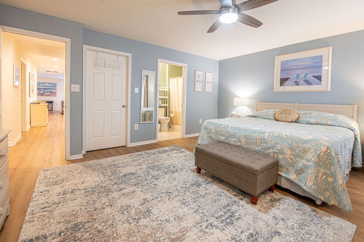 Bedroom 1- King Bed 