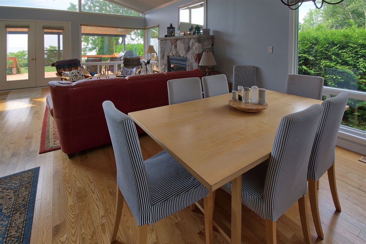 72b0ab1c1a784c86bea896387de2f025 Large