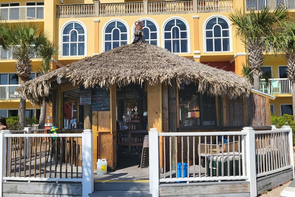 Tiki bar in season