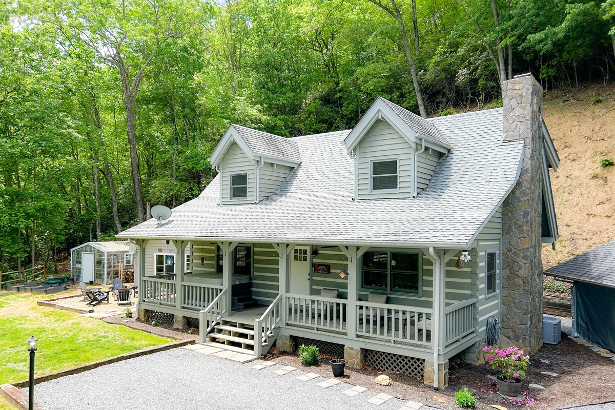 private hilltop retreat - Amazing Grace Cabin