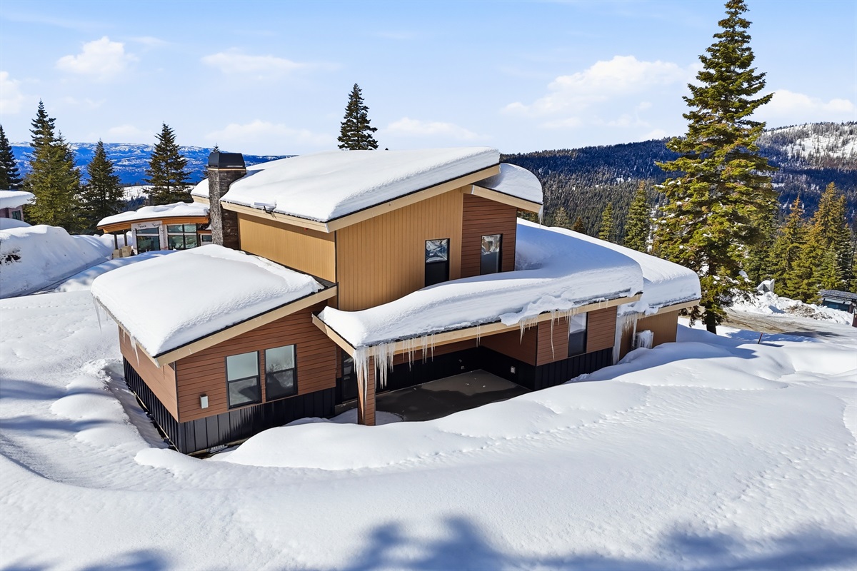 The Perfect Snowy Sanctuary for Your Next Getaway