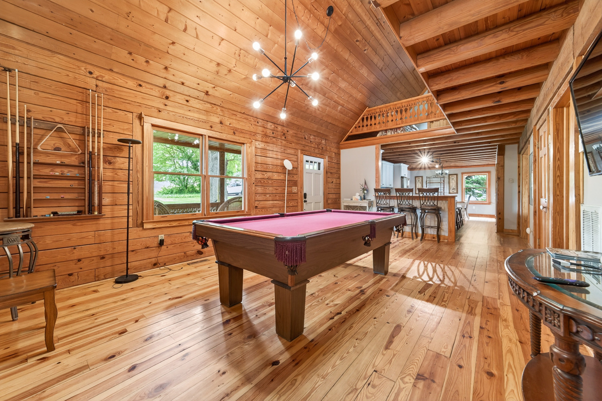 Pool table