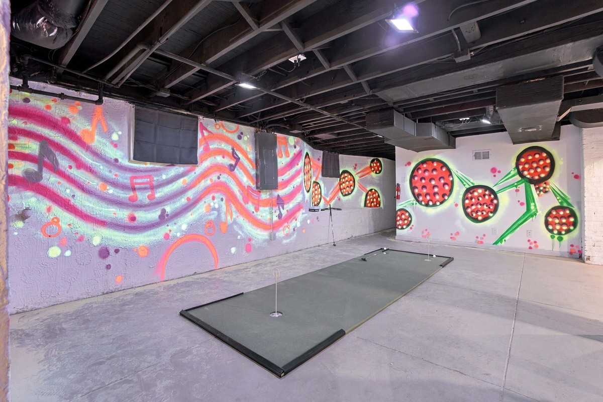 House 2 - Basement Game Room with glow golf, karaoke, bumper pool, speakeasy style lounge