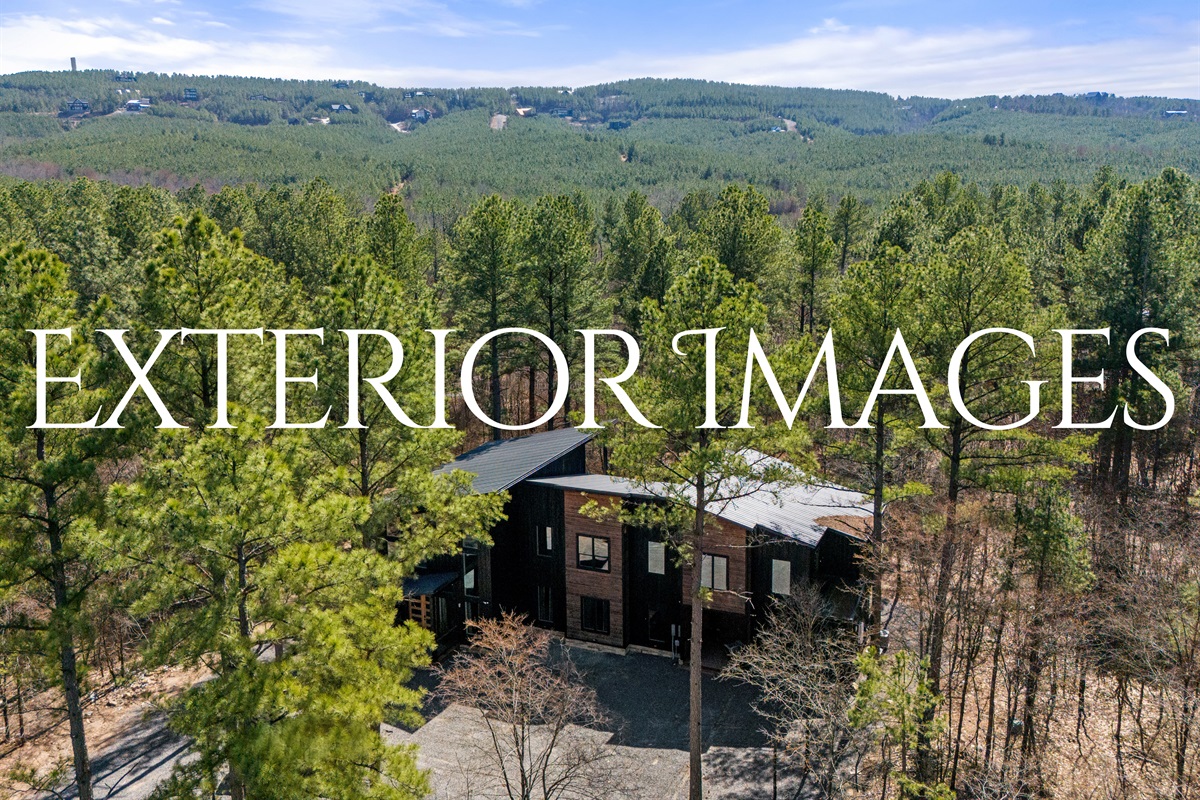 Surrounded by nature, the cabin offers a private escape while still being close to all of Hochatown’s top attractions.