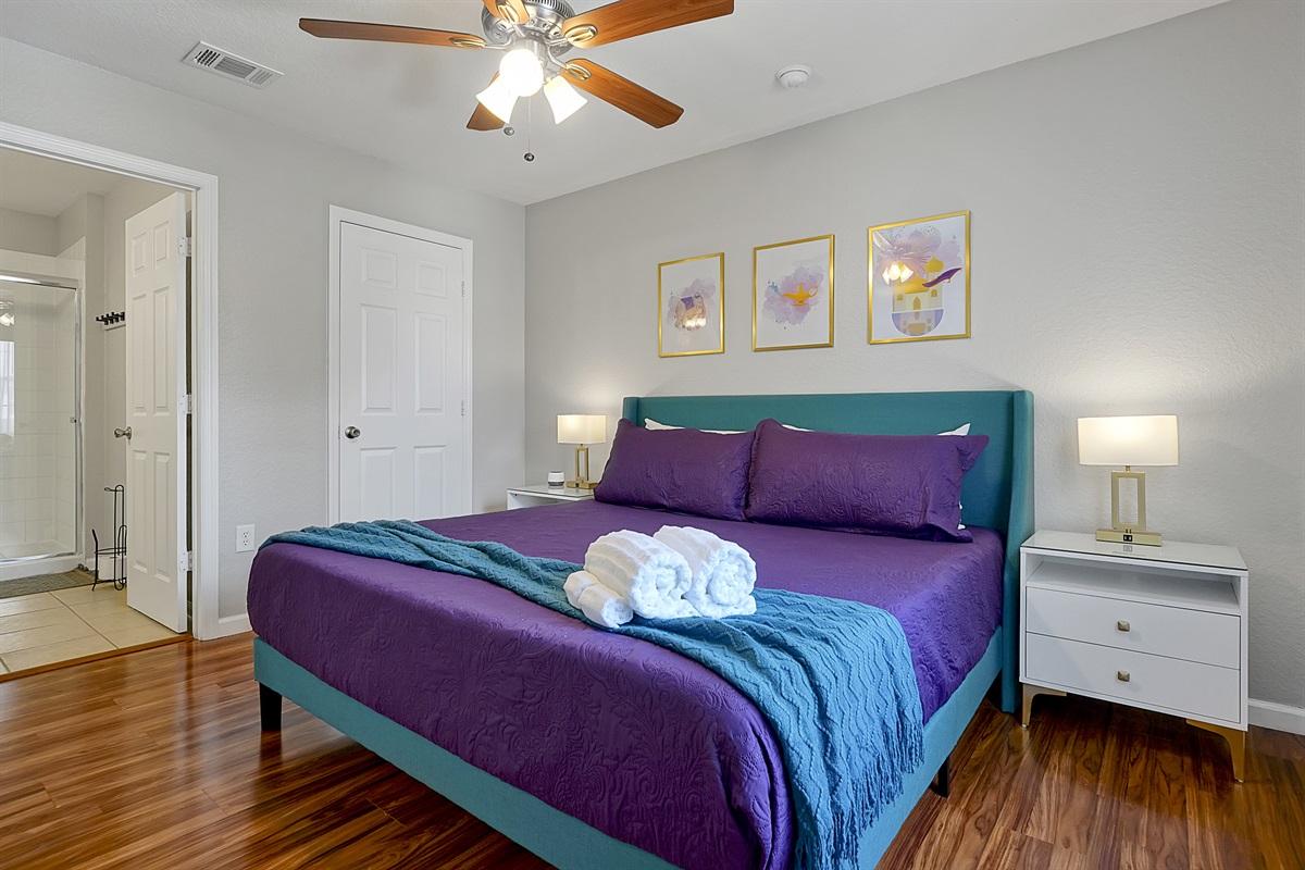 The Aladdin suite has it&rsquo;s own full bathroom with shower. Each nightstand offers wireless charging as well as USB charging ports on each lamp. 