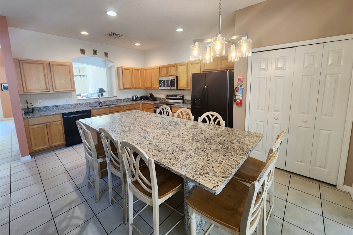 large open Kitchen, Granite Counters