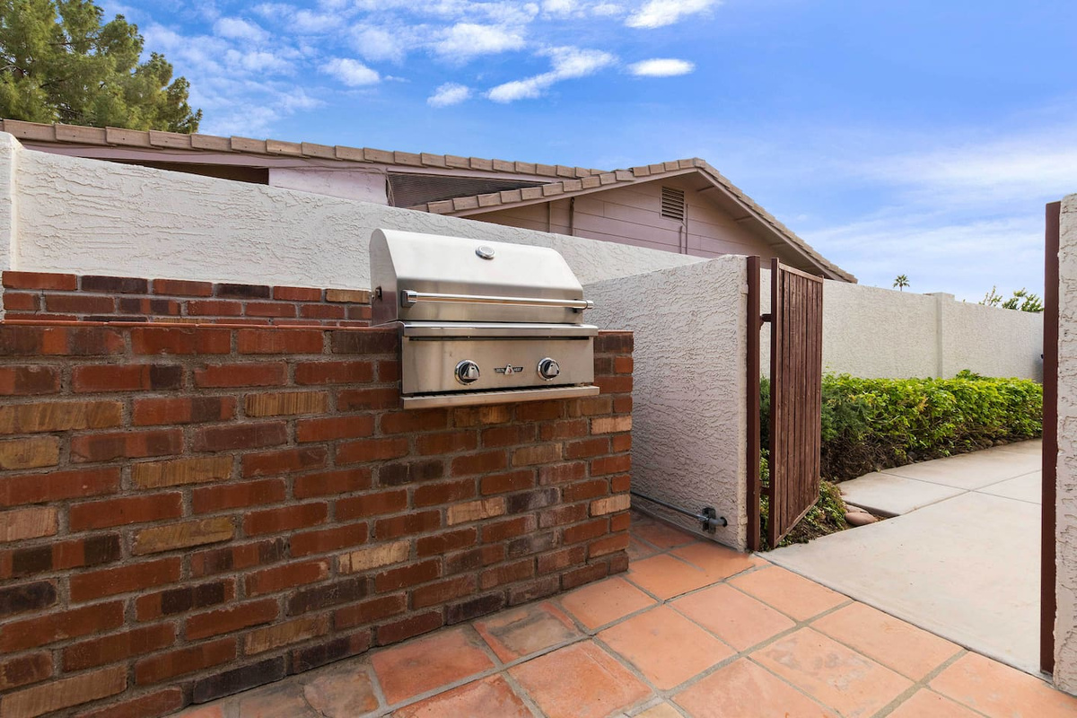 Gas BBQ grill