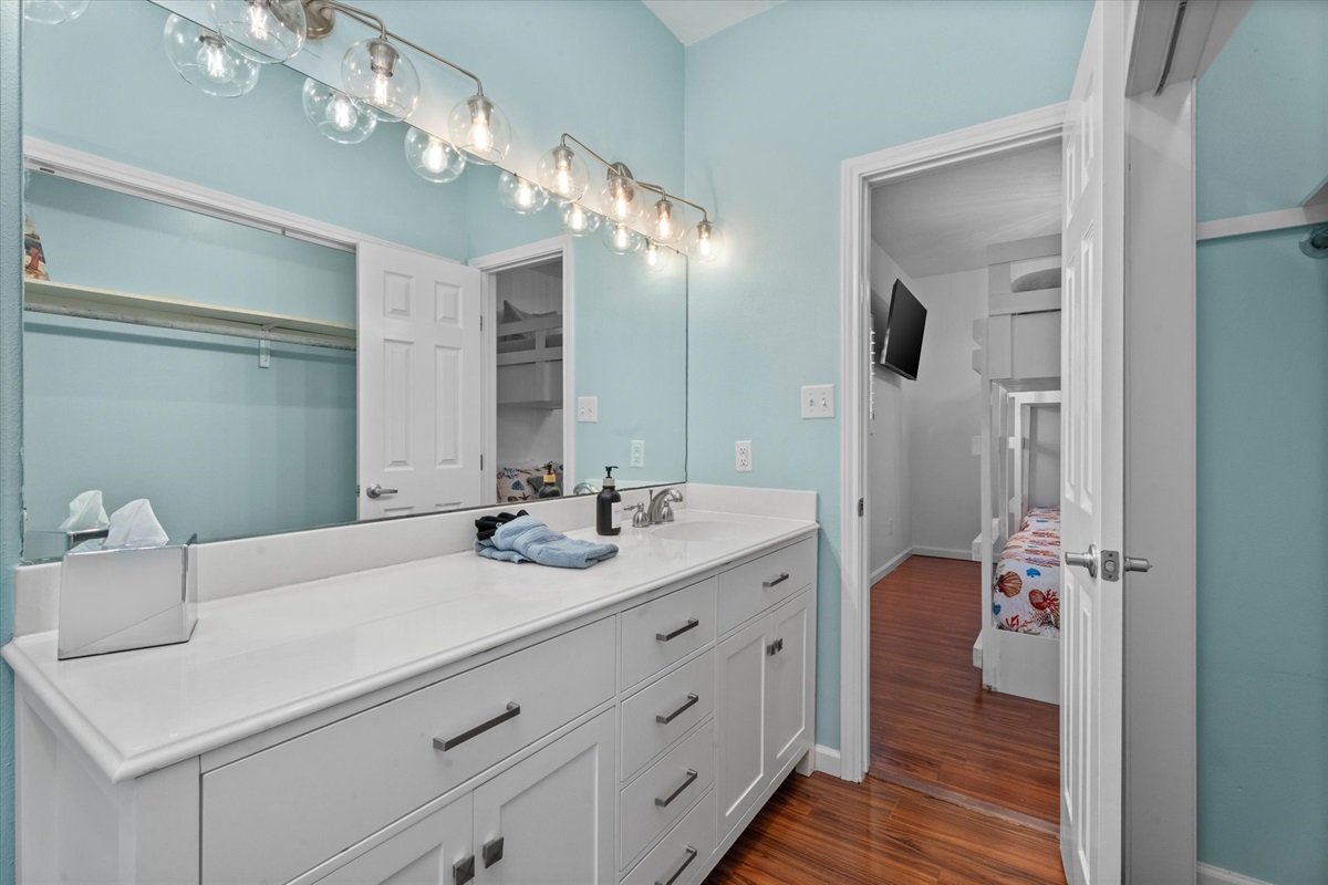 72eb49993e864d28a74defaf3885a678 Large | Beachhouse | Texas | TX | Vacation Homes | Galveston | Crystal Beach | Kokomo | Breezy Days | Beachfront Elegance | Sunrise Serenity | Southern Sands Property Management, LLC
