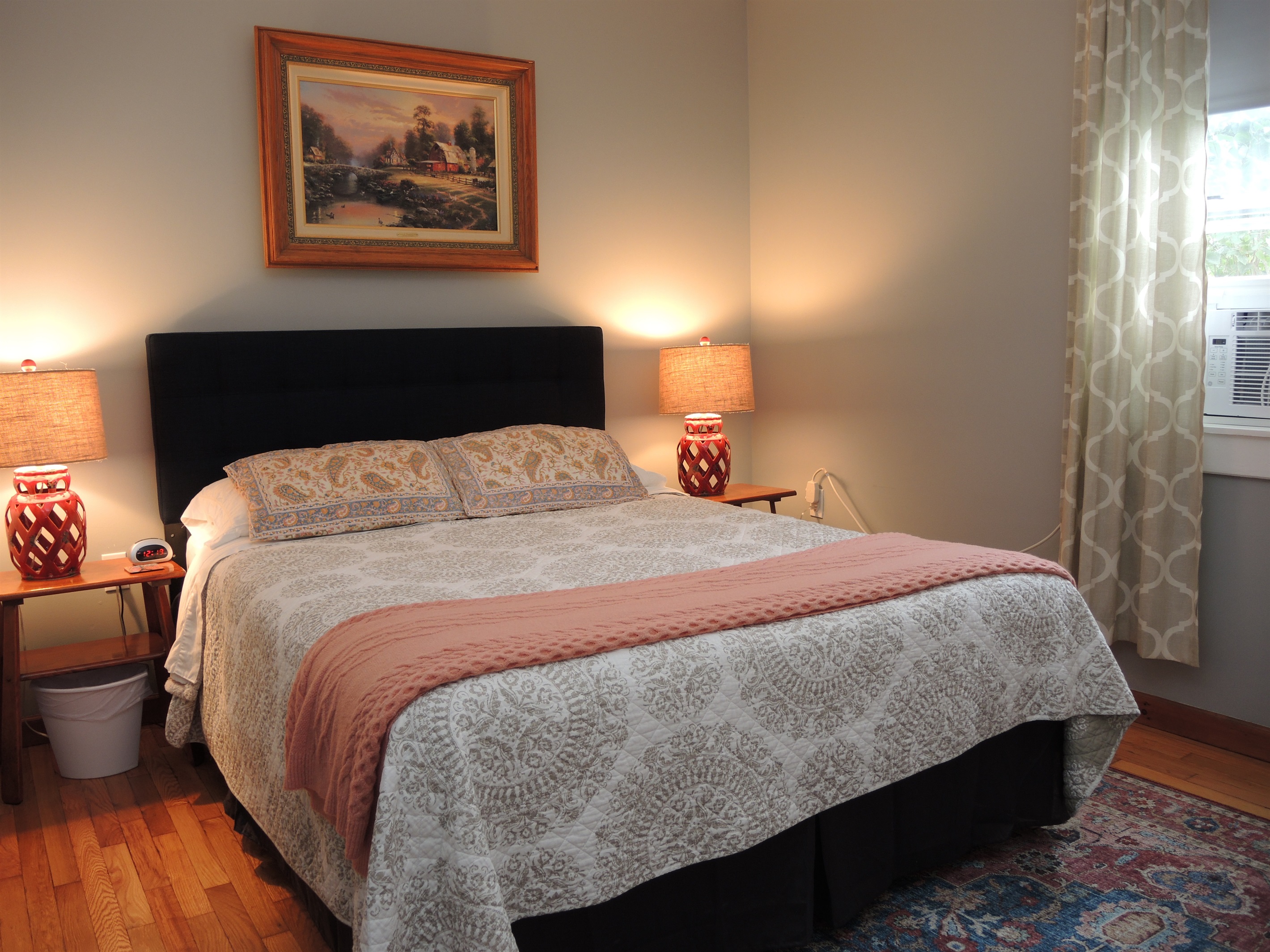 1st floor Queen bedroom