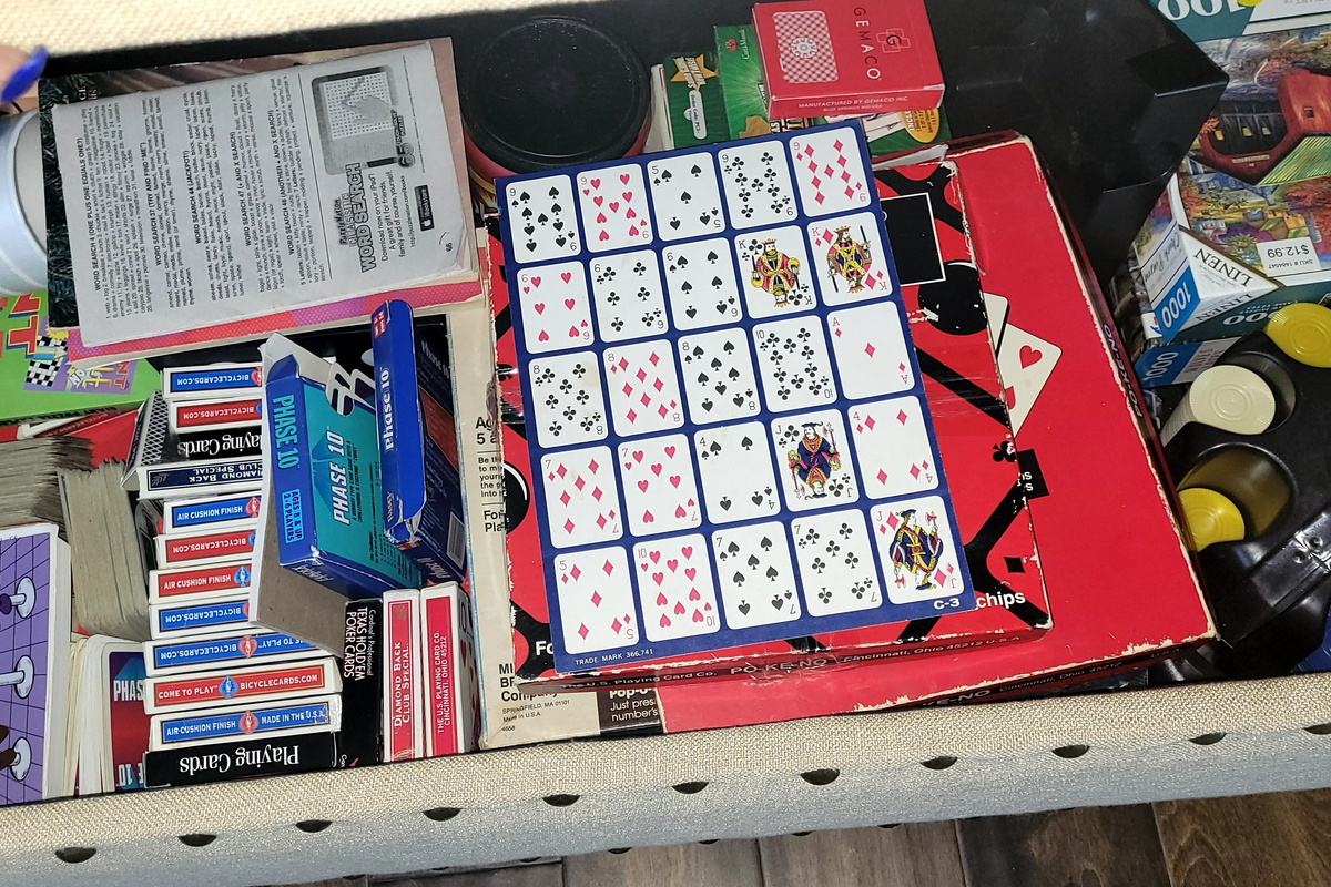 Cards, Pokeno, puzzles, etc. UNO anyone?