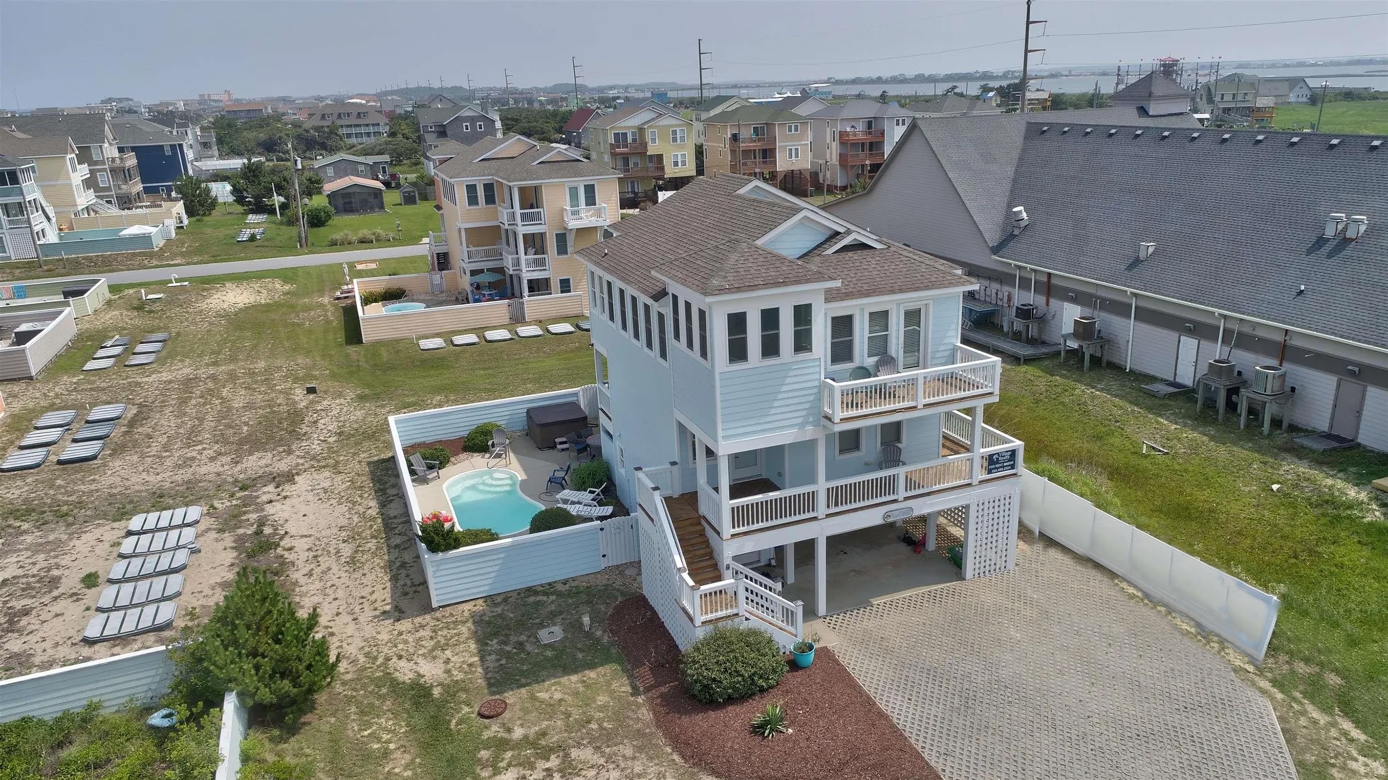 Private pool and hot tub!