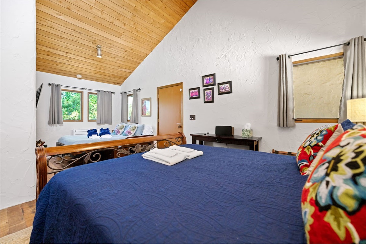 Guest bedroom, private entrance from breezeway