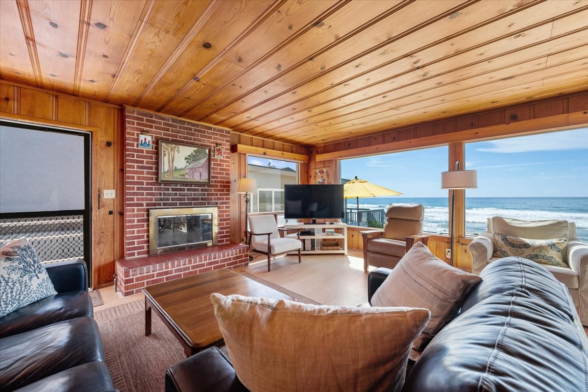 Living Area (fireplace not for guest use)