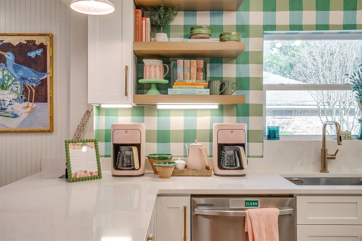 Dual 14-cup coffee station for group mornings