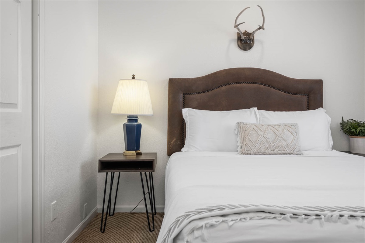 Queen Bedroom 3