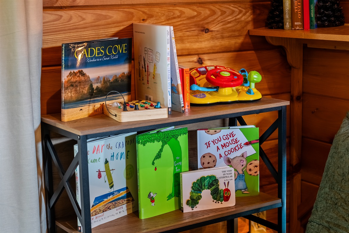 We’ve stocked the cabin with kid-friendly books and toys to help keep little ones entertained.